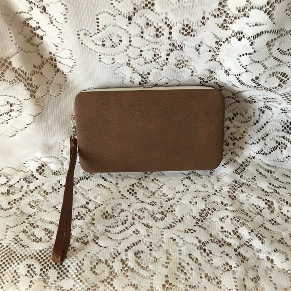 NIB WOMEN'S BROWN W/IVORY TRIM WRISTLET WALLET - Picture 9 of 13